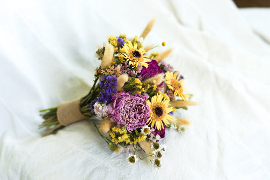Why Wedding Flowers Are So Expensive in Ontario