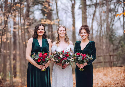 How to Hold a Bridal Bouquet (A Guide For Toronto Brides)